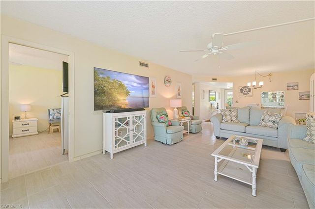 351 Charlemagne BLVD 105A, Naples, FL 34112