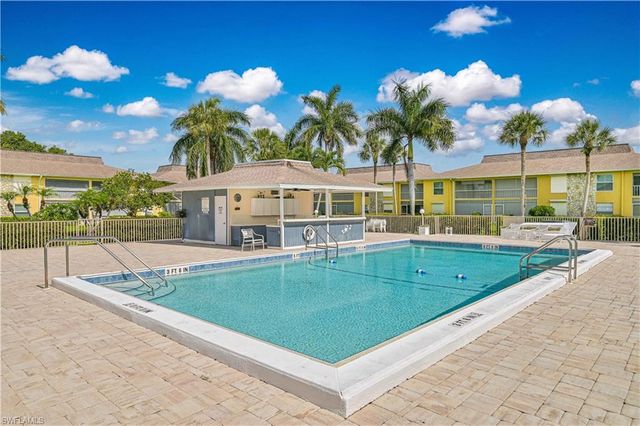 351 Charlemagne BLVD 105A, Naples, FL 34112