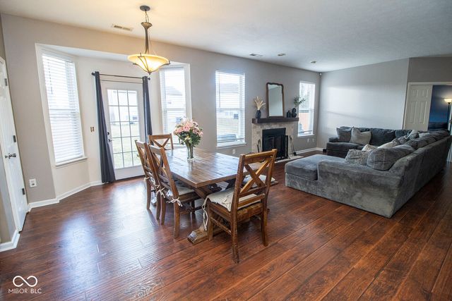 8838 N Fawn Meadow Drive, Mccordsville, IN 46055