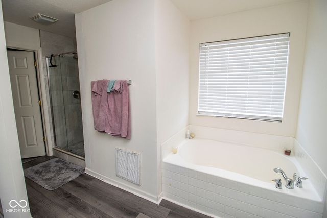 8838 N Fawn Meadow Drive, Mccordsville, IN 46055