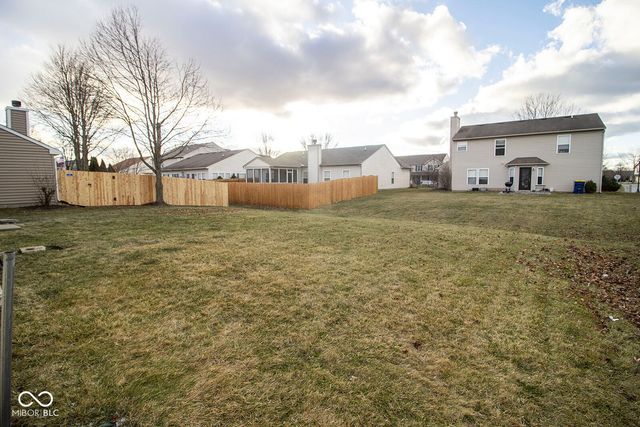 8838 N Fawn Meadow Drive, Mccordsville, IN 46055