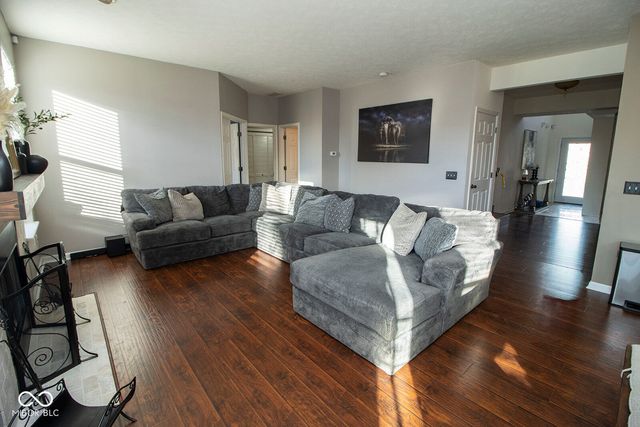 8838 N Fawn Meadow Drive, Mccordsville, IN 46055