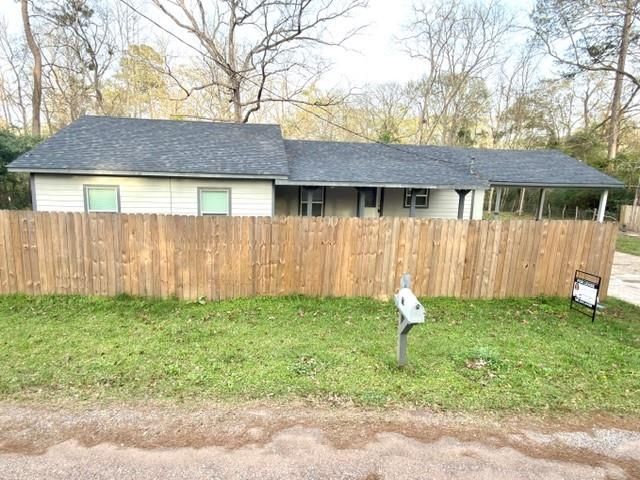 151 White Oak Drive, Shepherd, TX 77371