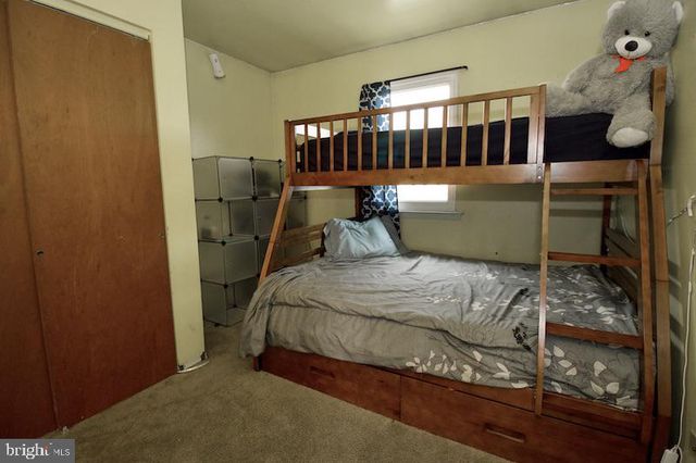 8 SUE LN, Newark, DE 19711