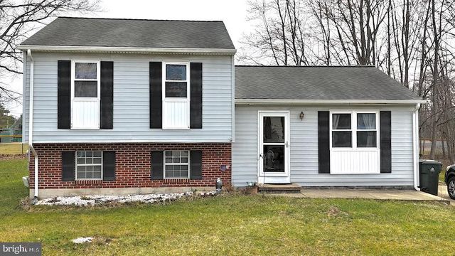 8 SUE LN, Newark, DE 19711