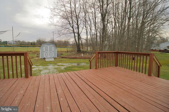 8 SUE LN, Newark, DE 19711