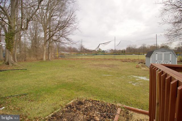 8 SUE LN, Newark, DE 19711