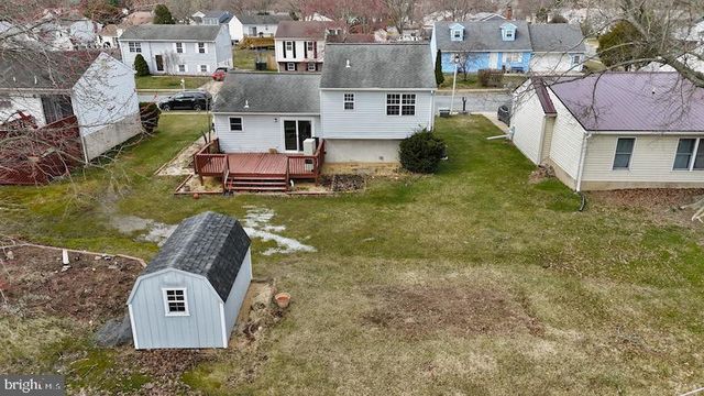 8 SUE LN, Newark, DE 19711