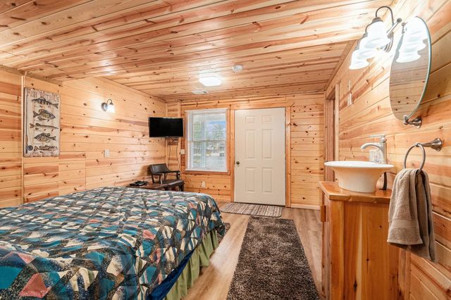 1418 Hillcrest Avenue, Harrison, MI 48625