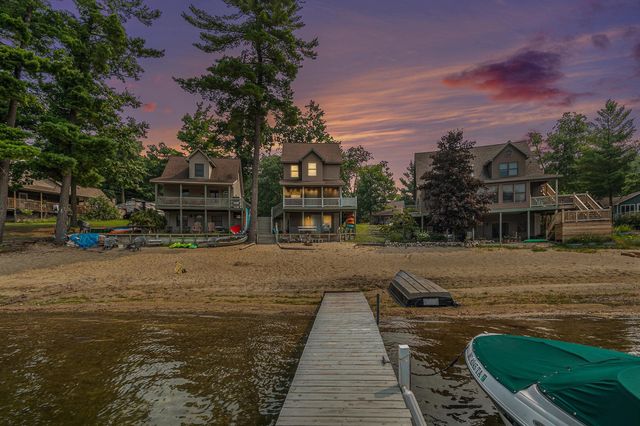 1418 Hillcrest Avenue, Harrison, MI 48625