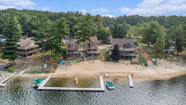 1418 Hillcrest Avenue, Harrison, MI 48625