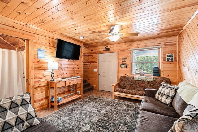 1418 Hillcrest Avenue, Harrison, MI 48625