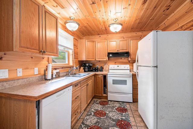 1418 Hillcrest Avenue, Harrison, MI 48625