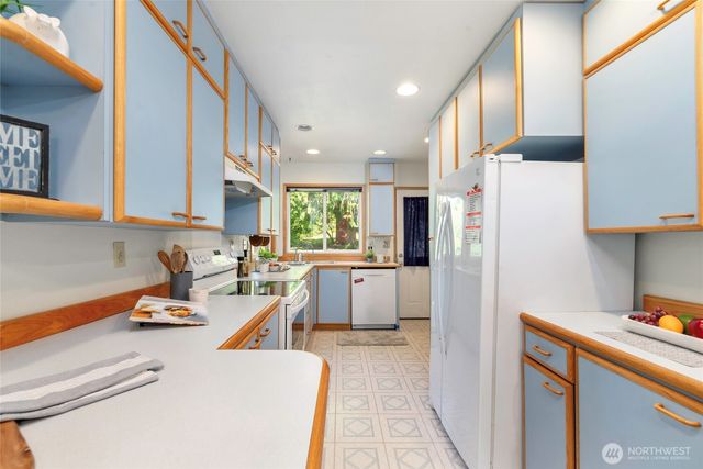5810 E Mason Lake Drive W, Grapeview, WA 98546