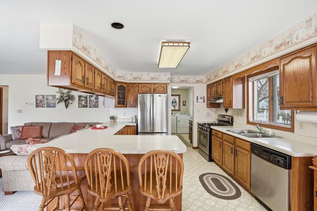 740 Meadow Lane, Crown Point, IN 46307