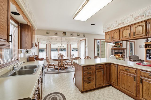 740 Meadow Lane, Crown Point, IN 46307