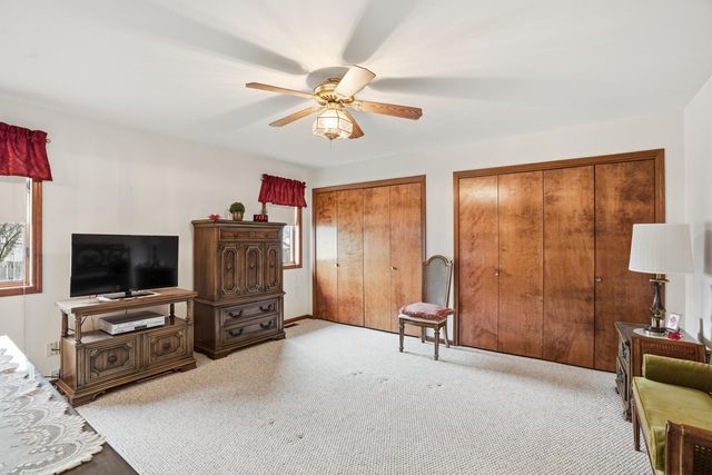 740 Meadow Lane, Crown Point, IN 46307