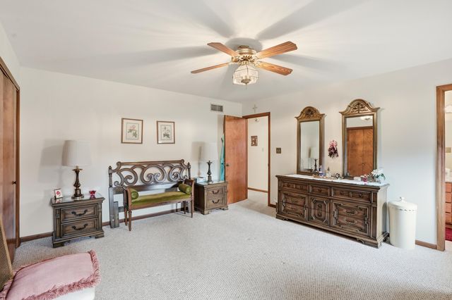 740 Meadow Lane, Crown Point, IN 46307