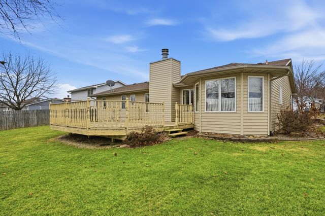 740 Meadow Lane, Crown Point, IN 46307