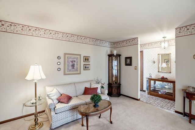 740 Meadow Lane, Crown Point, IN 46307