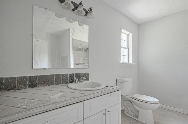 4048 N Oak Forest Drive, Conroe, TX 77303