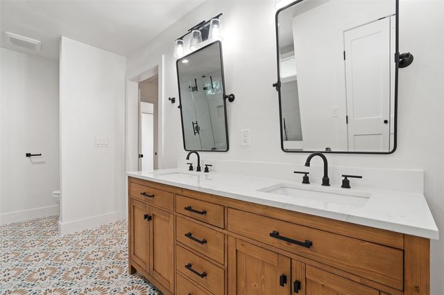 703 E 15th ST, Georgetown, TX 78626