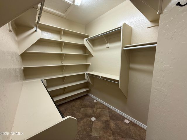 3803 E GRANDVIEW Road, Phoenix, AZ 85032