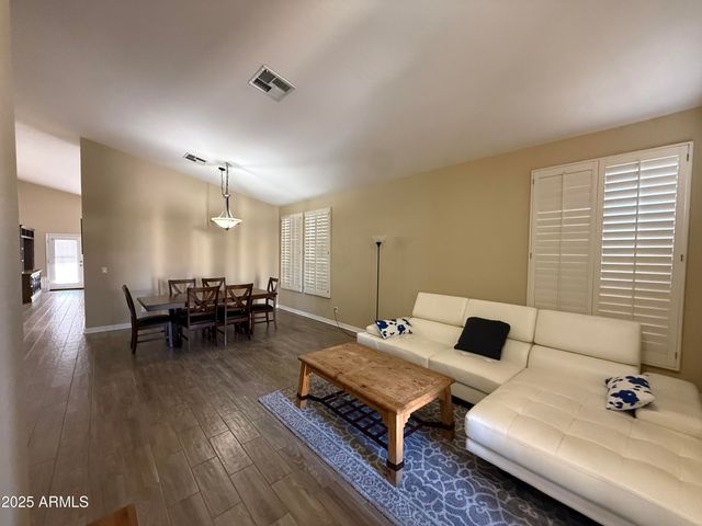 3803 E GRANDVIEW Road, Phoenix, AZ 85032