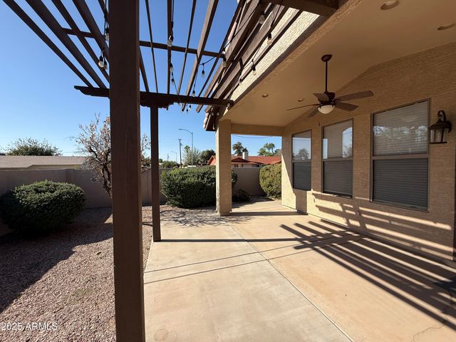 3803 E GRANDVIEW Road, Phoenix, AZ 85032