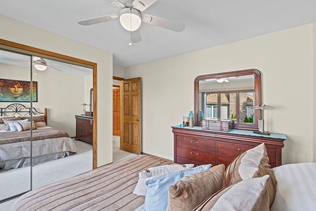 2409 E Greshan Court, Arlington Heights, IL 60004