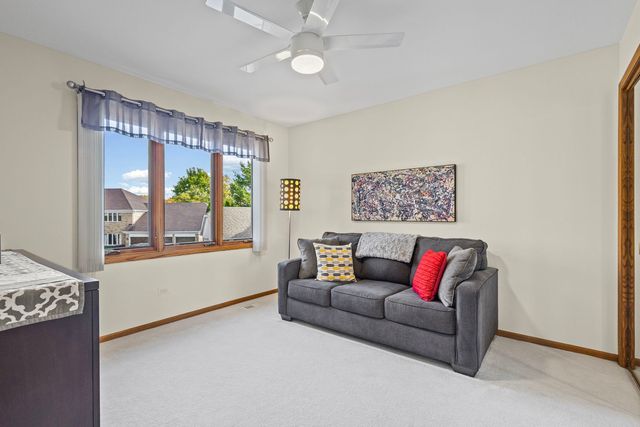 2409 E Greshan Court, Arlington Heights, IL 60004