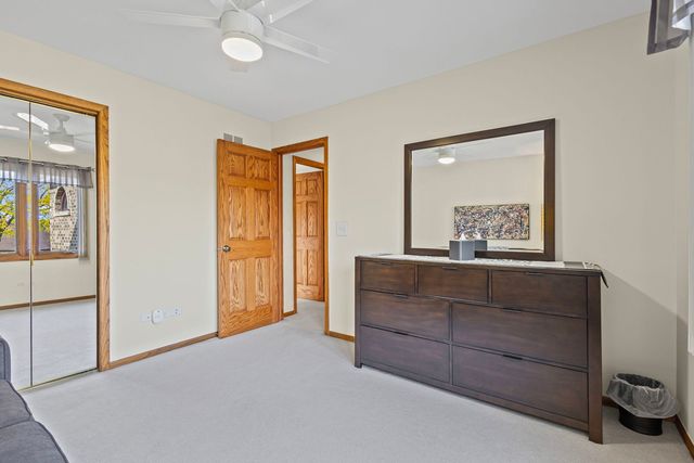 2409 E Greshan Court, Arlington Heights, IL 60004