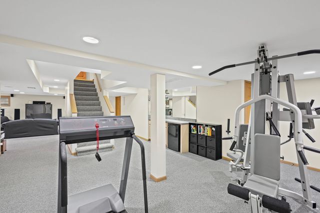 2409 E Greshan Court, Arlington Heights, IL 60004