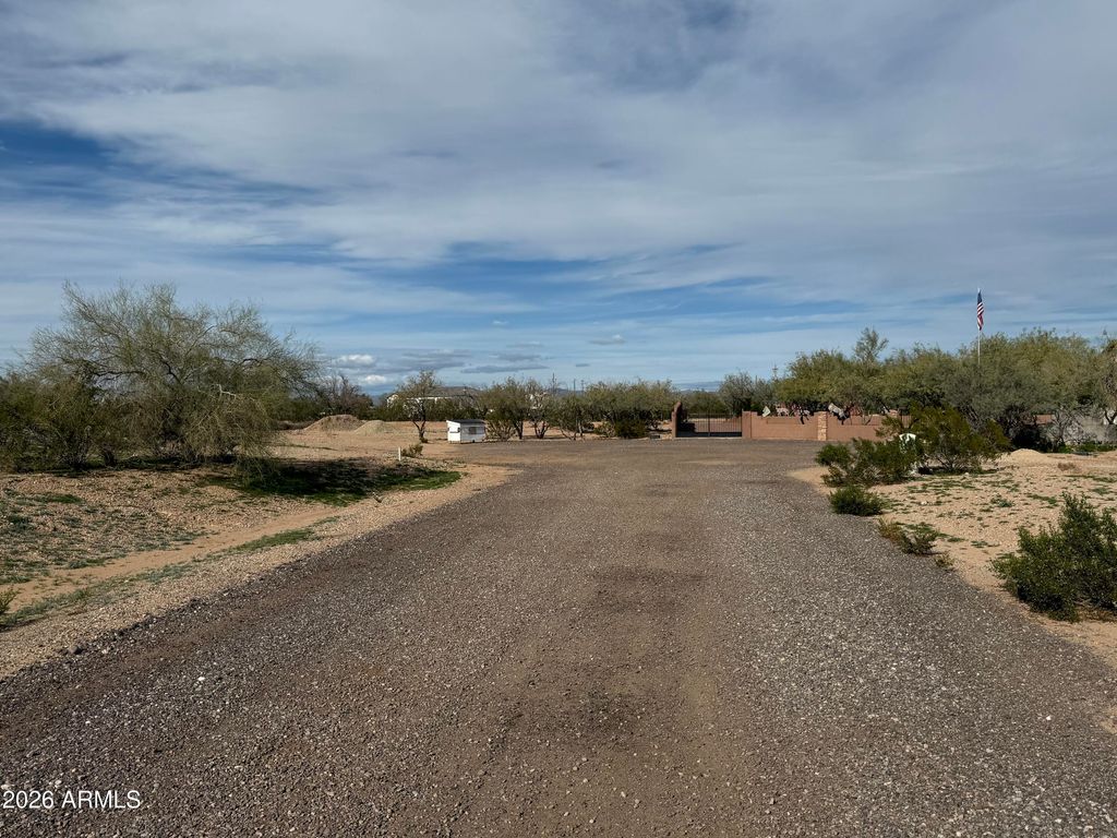 17550 W DYNAMITE Boulevard 3A, Surprise, AZ 85387 — photo 2