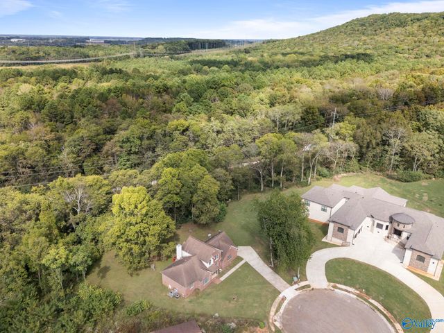 6609 Amberlee Lane NW, Huntsville, AL 35810
