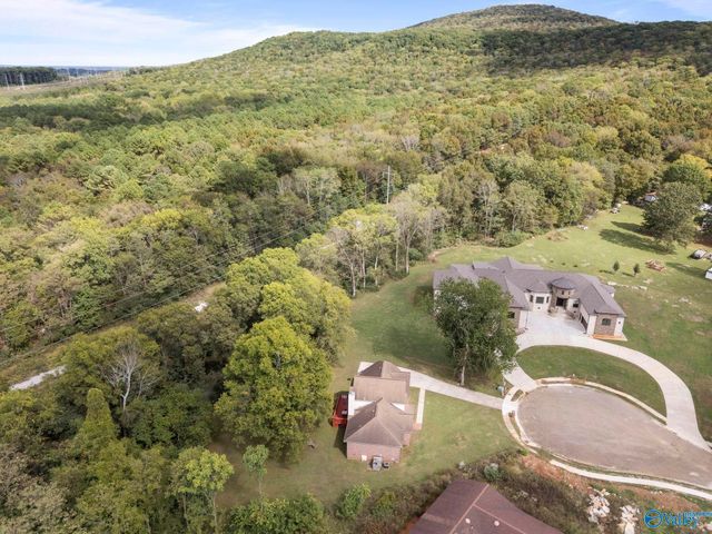 6609 Amberlee Lane NW, Huntsville, AL 35810