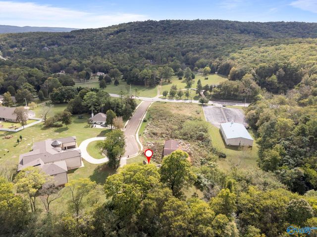 6609 Amberlee Lane NW, Huntsville, AL 35810