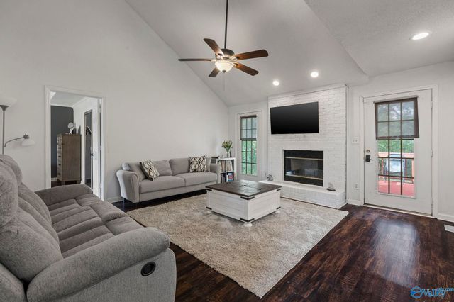 6609 Amberlee Lane NW, Huntsville, AL 35810