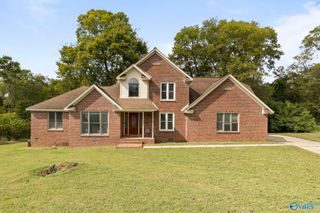 6609 Amberlee Lane NW, Huntsville, AL 35810