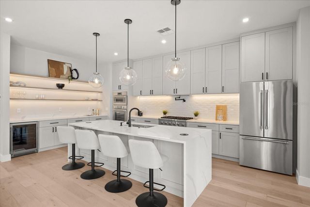 803 YATES STREET, Orlando, FL 32804