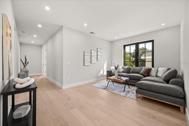 803 YATES STREET, Orlando, FL 32804