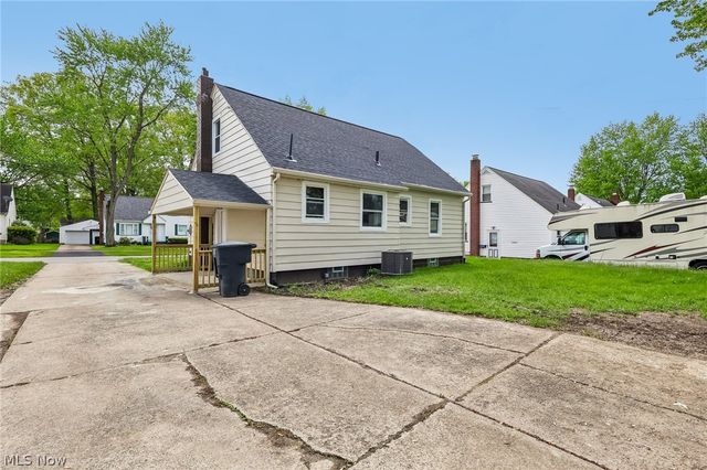 1130 Riverview Street NW, Warren, OH 44485