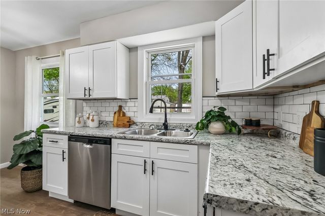 1130 Riverview Street NW, Warren, OH 44485