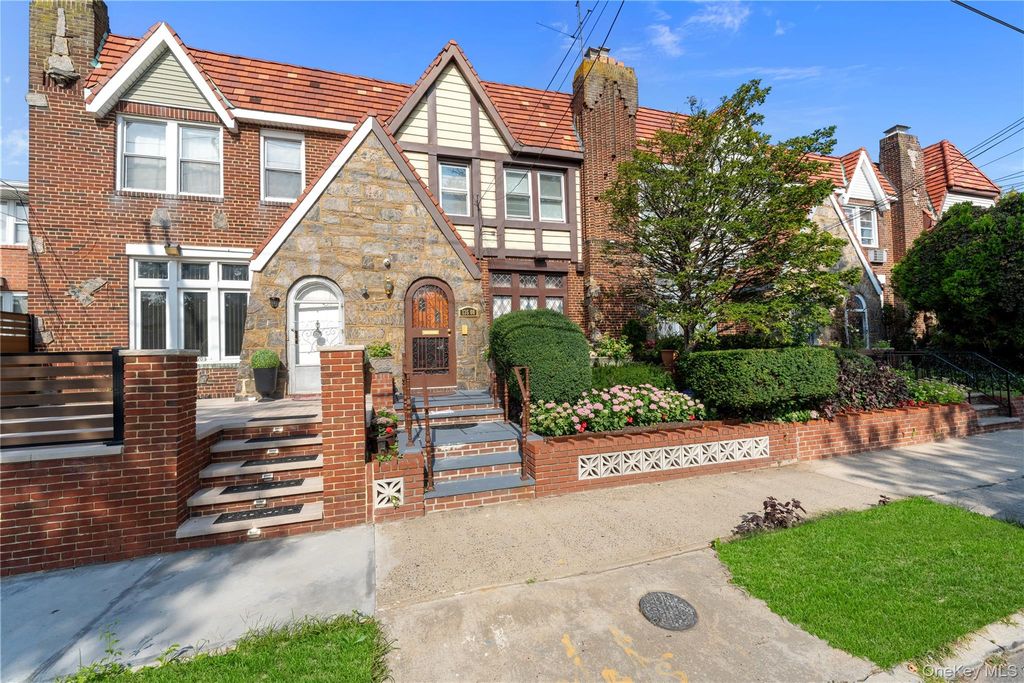 13508 228th Street, Laurelton, NY 11413 — photo 2