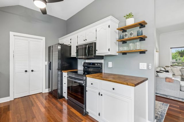 620 Ellis Ct, Old Hickory, TN 37138