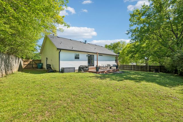 620 Ellis Ct, Old Hickory, TN 37138