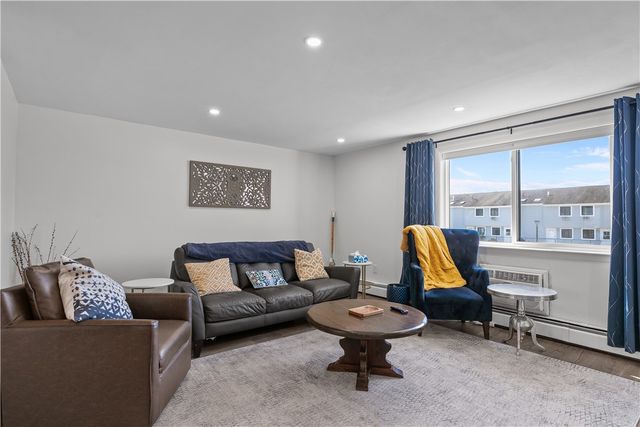 66 Girard Avenue 324, Newport, RI 02840