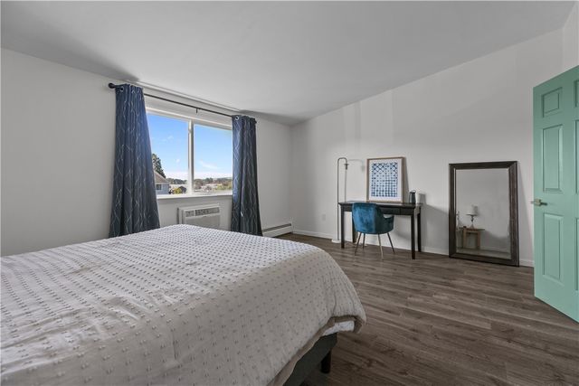 66 Girard Avenue 324, Newport, RI 02840
