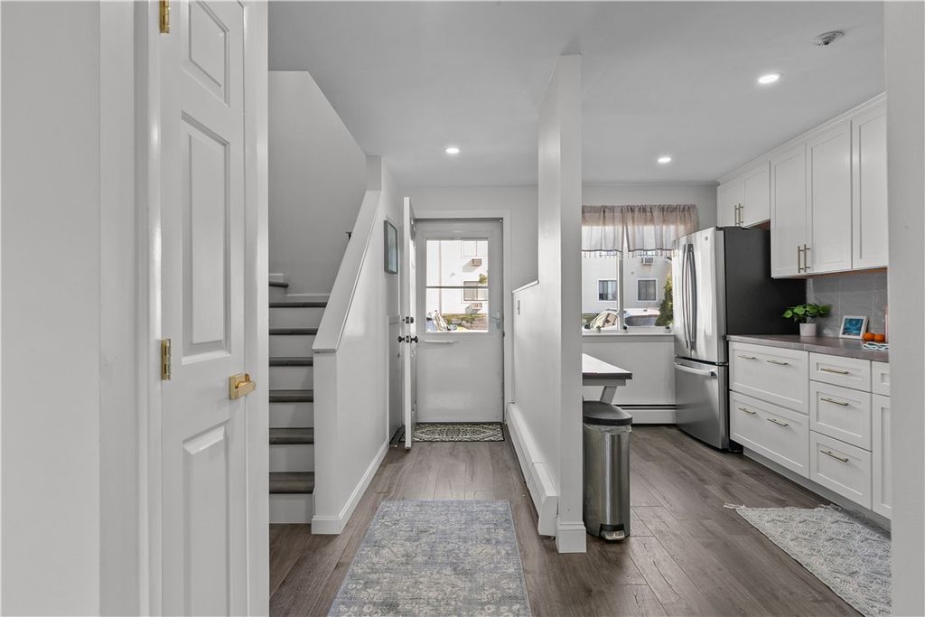 66 Girard Avenue 324, Newport, RI 02840