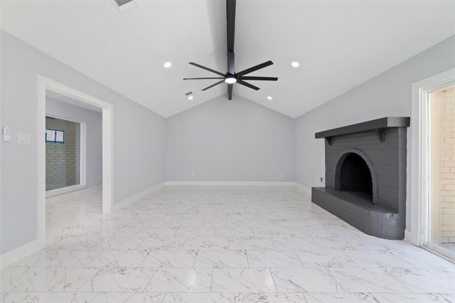 811 Timber Cove Drive, Seabrook, TX 77586